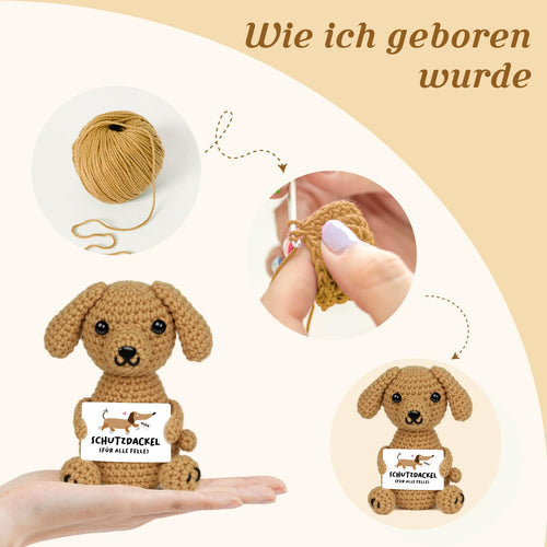 Gehäkelter Schutzdackel mit Karte von Giftasy